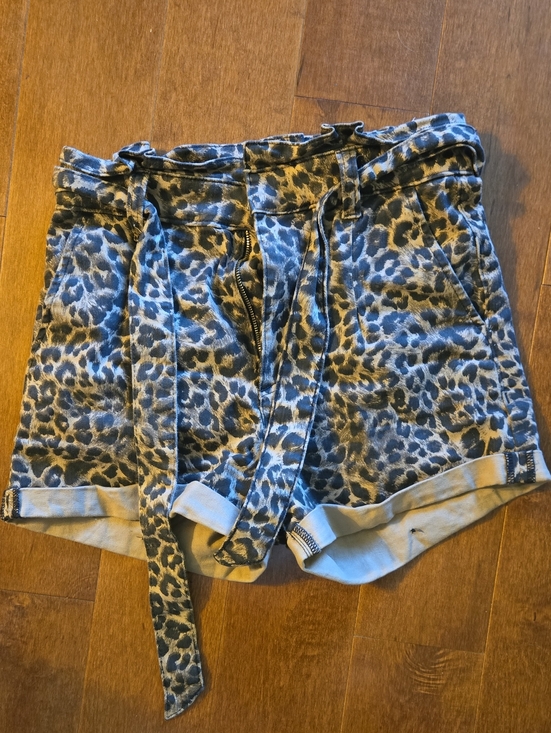Express Pants - Express Leopard-Print High-Waist Tie-Belt Shorts - Blue/Black